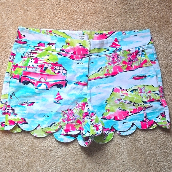 Crown & Ivy (12P) Scalloped Shorts - Picture 1 of 3